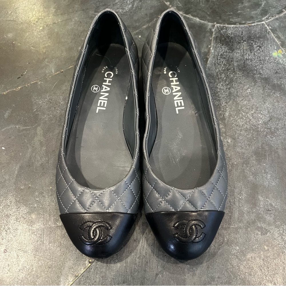 Chanel Quilted Cap Toe Ballet Flats Grey/Black